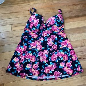 Woman’s Smart Sexy Bathing Top